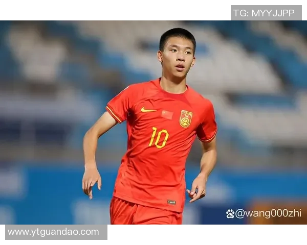 足球球星全景解析：顶级球员表现与未来走势展望