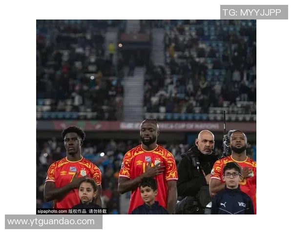 非主流足球球星的逆袭之路：从默默无闻到打破常规的足球传奇